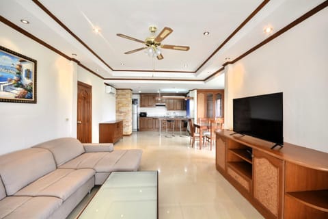 Communal lounge/ TV room, TV and multimedia, Living room