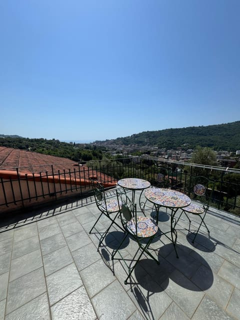 Patio, Day, Natural landscape, View (from property/room), Balcony/Terrace, Dining area
