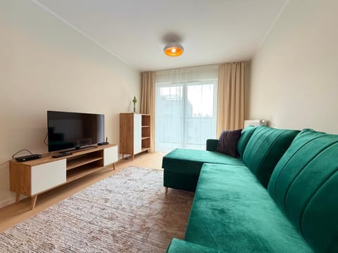 Communal lounge/ TV room, TV and multimedia, Living room, Seating area, Evening entertainment