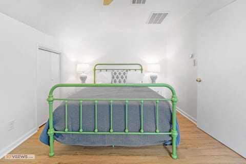 5 Beds 4 Bdrms 3 Bath 2 Kitchens 2 Laundry Rooms House in North Augusta