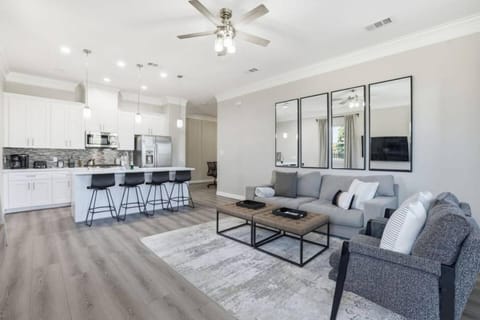 Kitchen or kitchenette, Living room, Photo of the whole room, Seating area, Evening entertainment