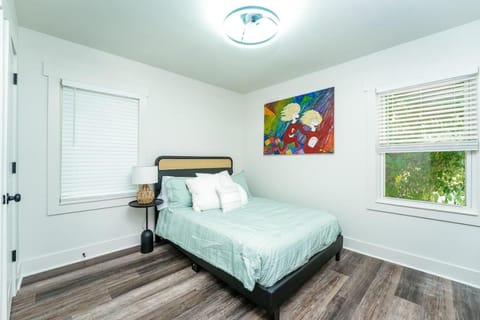 East Lake Escape House in Candler-McAfee