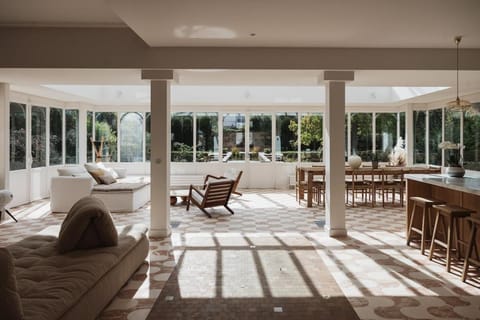 Seating area, Dining area