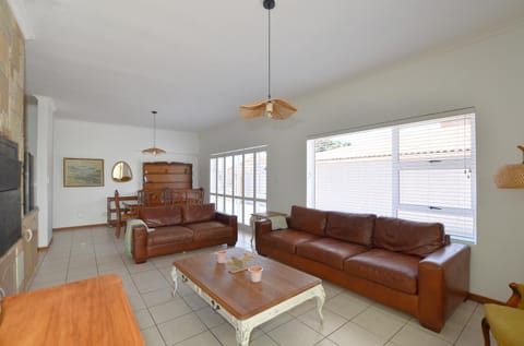 BBQ facilities, Seating area, Dining area