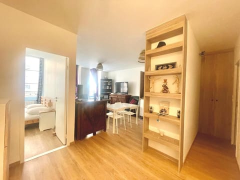 Property building, TV and multimedia, Living room