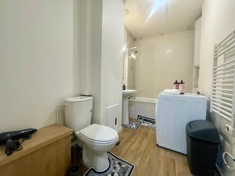 Toilet, Bathroom, Bath, washing machine