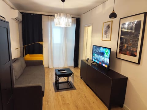Living room, Photo of the whole room, Seating area, Evening entertainment