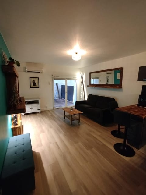 Communal lounge/ TV room, TV and multimedia, Living room