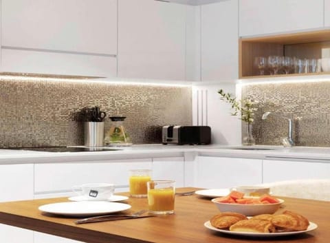 Hanza Tower GOLDEN SKY 24 SPA & POOL Apartment in Szczecin