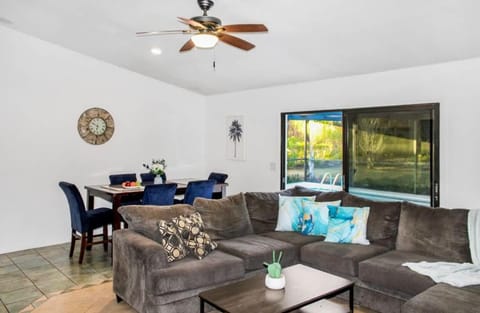 family Spacious Heated Pool Home 5 Min To Weeki Wachee House in Spring Hill