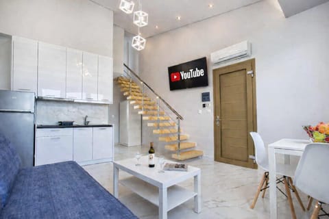 Kitchen or kitchenette, Living room, Dining area, pet friendly