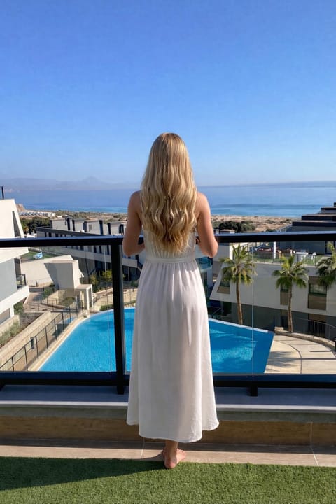 Day, Natural landscape, View (from property/room), Balcony/Terrace, Pool view, Sea view, Swimming pool