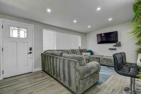 Family Friendly 5BR Tampa Home 10Min To Downtown House in Tampa