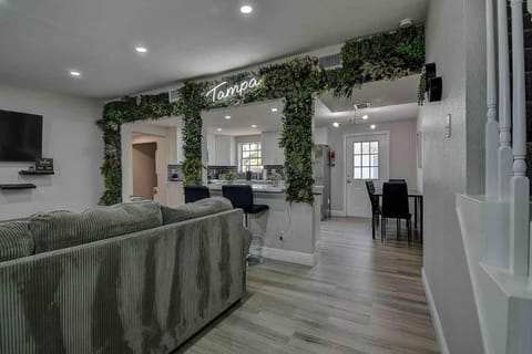 Family Friendly 5BR Tampa Home 10Min To Downtown House in Tampa