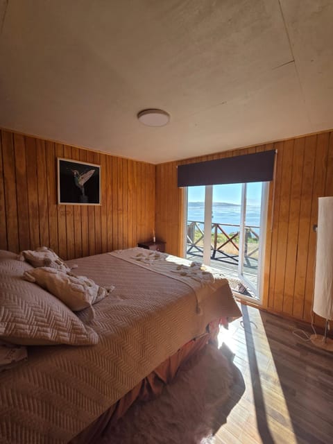Bed, Natural landscape, Photo of the whole room, Bedroom, Sea view
