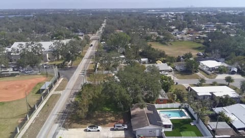 Family 3BR St Pete Home Heated Pool 5 Min To Beaches House in Bay Pines