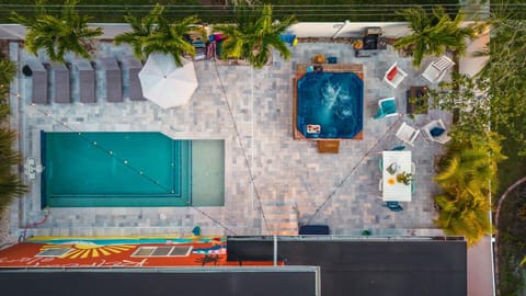 Family Arcade Fun Hot Tub Heated Pool 5 Min To Beach House in Largo