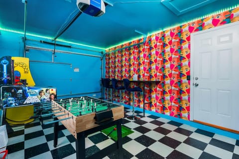 Family Arcade Fun Hot Tub Heated Pool 5 Min To Beach House in Largo