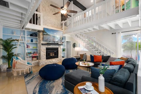 Family Arcade Fun Hot Tub Heated Pool 5 Min To Beach House in Largo