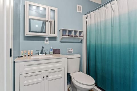 family Panama 4BR Beach Home 5Min Walk To Beach & Lagoon House in Lower Grand Lagoon