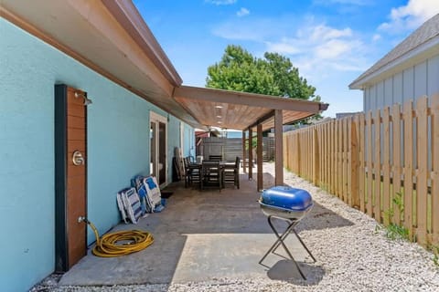 family Panama 4BR Beach Home 5Min Walk To Beach & Lagoon House in Lower Grand Lagoon