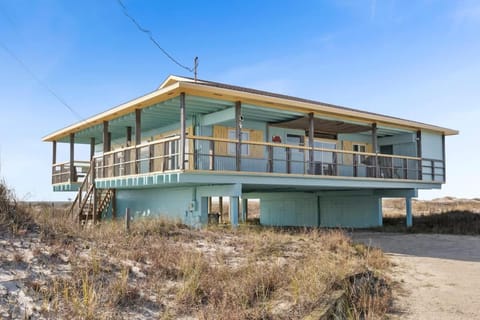 Family Gulf front 4-Bedroom Home On Dauphin Island For 13 House in Dauphin Island