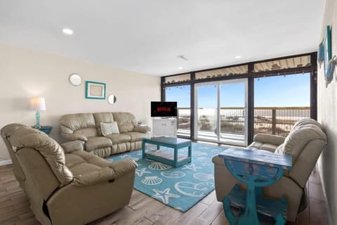 Family Gulf front 4-Bedroom Home On Dauphin Island For 13 House in Dauphin Island