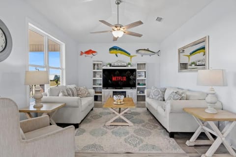 Family Coastal 4BR Home HotTub Deck 2Min Walk To Beach House in Dauphin Island