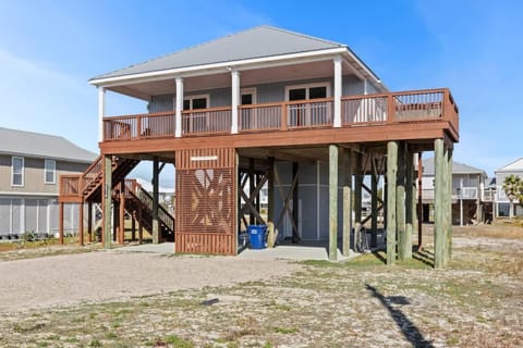 Family Coastal 4BR Home HotTub Deck 2Min Walk To Beach House in Dauphin Island