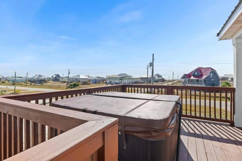 Family Coastal 4BR Home HotTub Deck 2Min Walk To Beach House in Dauphin Island