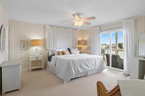 Family Bayfront Paradise &Fishing Dock on Dauphin Island House in Dauphin Island