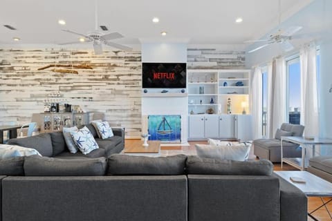 Family Beachfront 5BR Home On Dauphin Island Hot Tub House in Dauphin Island