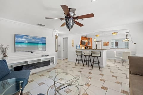 Family Tropical 4BR Oasis Pool Near Naples Beach House in East Naples