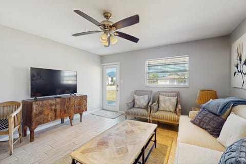 Soulace 444 B House in Naples Park