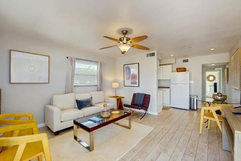 Soulace 445 A & B Master House in Naples Park