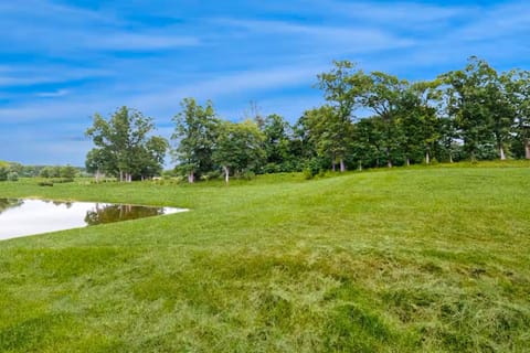 Sunset Condominiums: Golf View Apartment in Castle Rock Lake