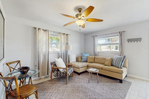 Soulace 445 House in Naples Park