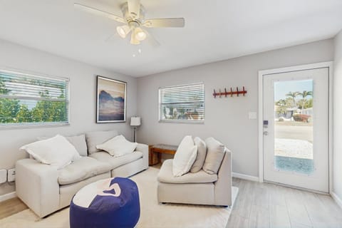 Soulace 444 A& B Master House in Naples Park