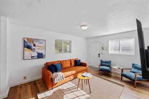 #StayinMyDistrict Starfish Coastal Getaway Apartment in Port Orford