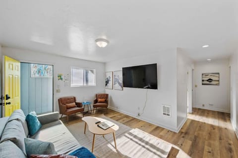 #StayinMyDistrict Starfish Coastal Duplex Apartment in Port Orford