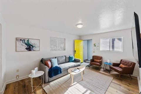 #StayinMyDistrict Starfish Coastal Duplex Apartment in Port Orford