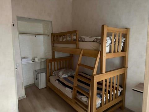 bunk bed