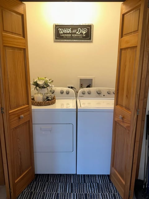 Your Starved Rock Gateway Awaits! House in Deer Park Township