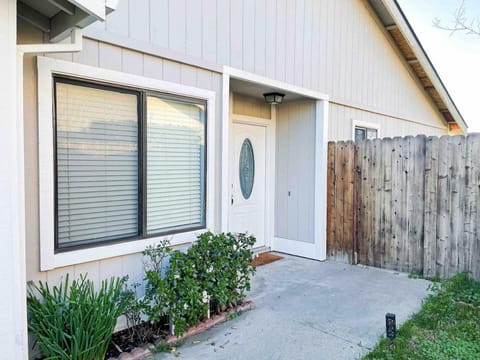 Cozy 2 bedroom 2 baths home House in North Highlands