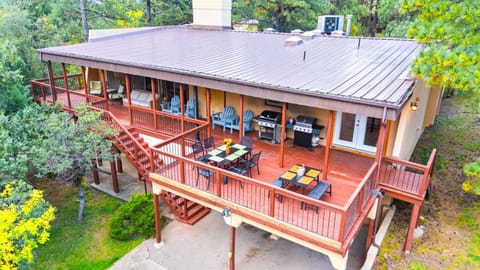 Airy Alto Escape Deck Games Views House in Alto