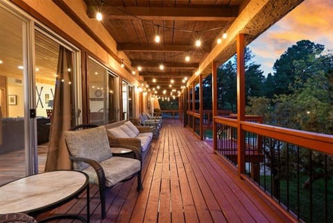 Airy Alto Escape Deck Games Views House in Alto