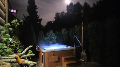 Night, Natural landscape, Hot Tub, Pool view, Swimming pool