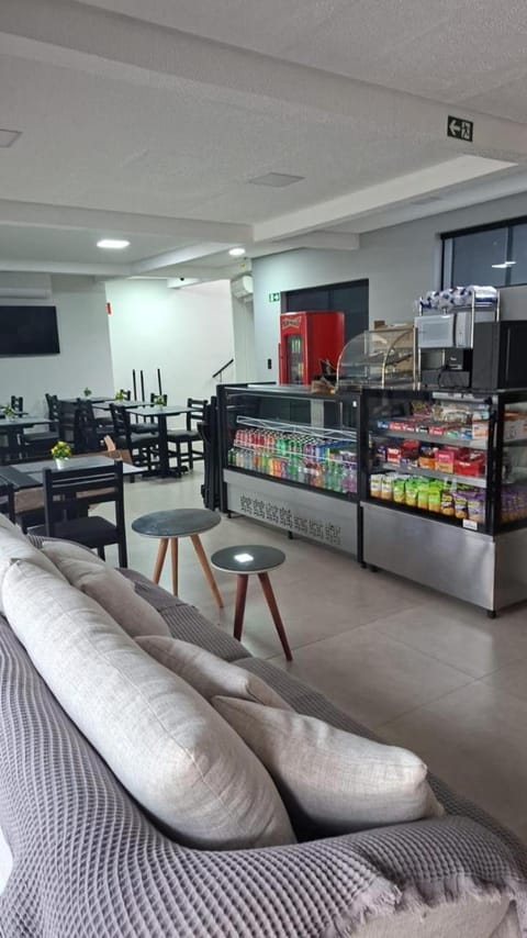 Restaurant/places to eat, Food and drinks