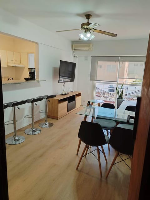 Kitchen or kitchenette, Seating area, Dining area