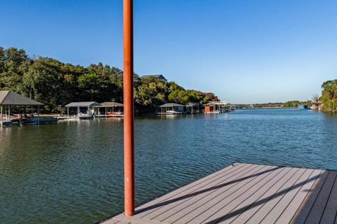 Lakefront 3BR Retreat Dock Kayaks Fire Pit House in Granbury